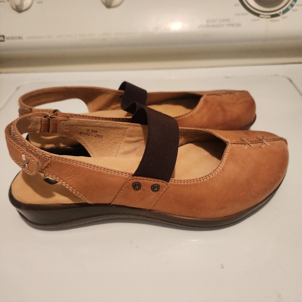 Softwalk Tan Tomale Sandals 9.5 - Picture 3 of 7